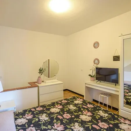 1 Bedroom Lovely In Moneglia