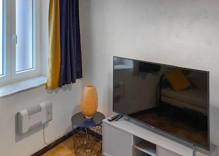 아파트 Cozy In With Kitchen